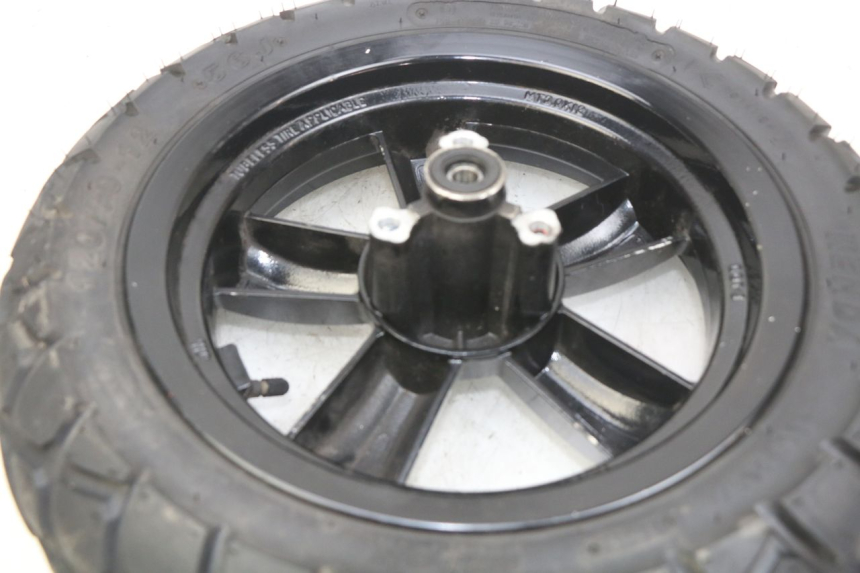 photo de LLANTA DELANTERA SYM CROX 4T 50 (2016 - 2023) - Primer plano técnico