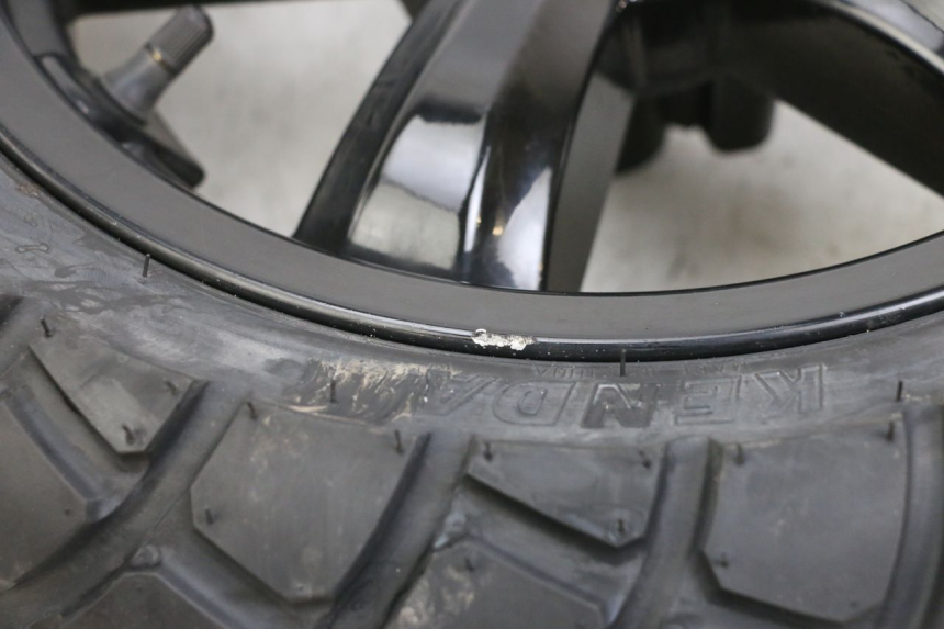 photo de LLANTA DELANTERA SYM CROX 4T 50 (2016 - 2023) - Zoom estado de uso