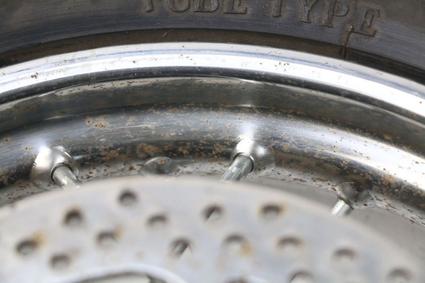 photo de LLANTA DELANTERA  DERBI DIRT BOY 4T 50 - Estado de la superficie y material