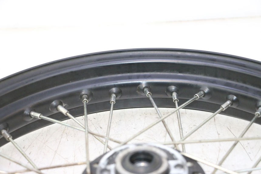 photo de LLANTA DELANTERA  MASH DIRT TRACK 50 (2018 - 2020) - Primer plano técnico