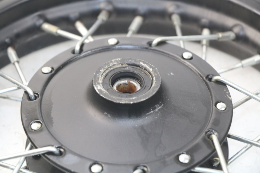 photo de LLANTA DELANTERA  LIFAN DIRTBIKE 50 - Detalles de los puntos de fijación