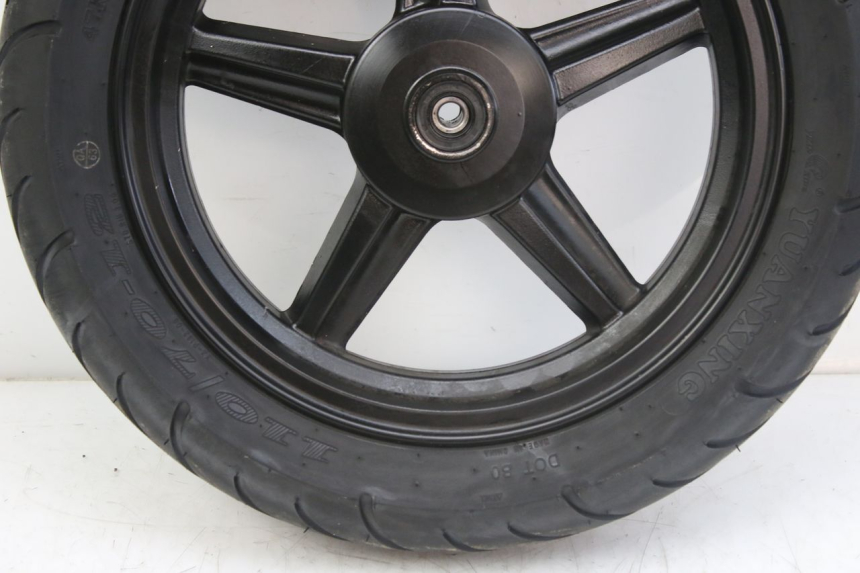 photo de LLANTA DELANTERA WAYSCRAL E-SPEED 1 (2022 - 2024) - Primer plano técnico