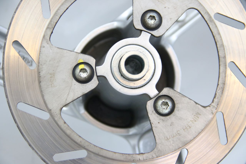 photo de LLANTA DELANTERA PEUGEOT E-VIVACITY 1 (2012 - 2018) - Características distintivas