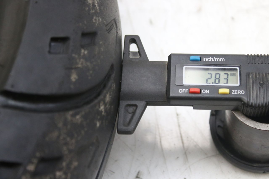 photo de LLANTA DELANTERA PEUGEOT ELYSTAR 50 (2002 - 2014) - Primer plano de alta resolución