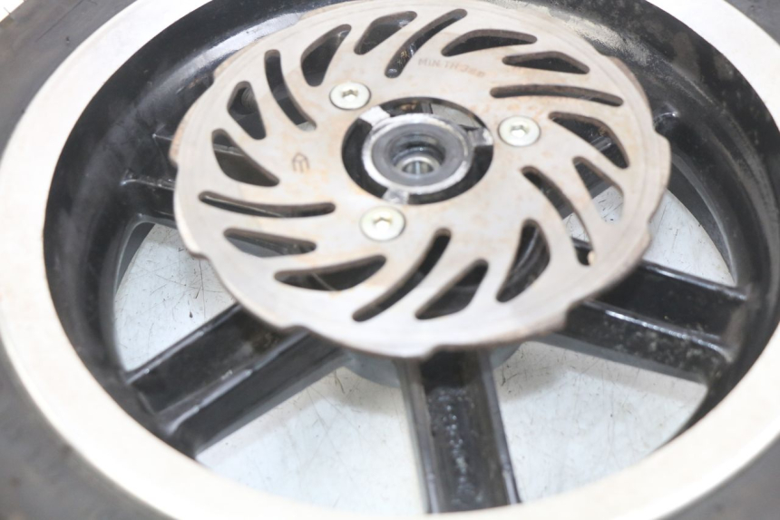 photo de LLANTA DELANTERA KEEWAY F-ACT FACT 50 (2006 - 2011) - Estado de la superficie y material