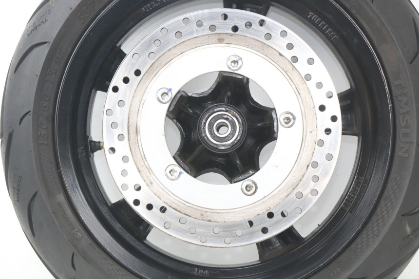 photo de LLANTA DELANTERA  JM MOTORS F45i 4T 50 (2020 - 2023) - Zoom sobre los componentes