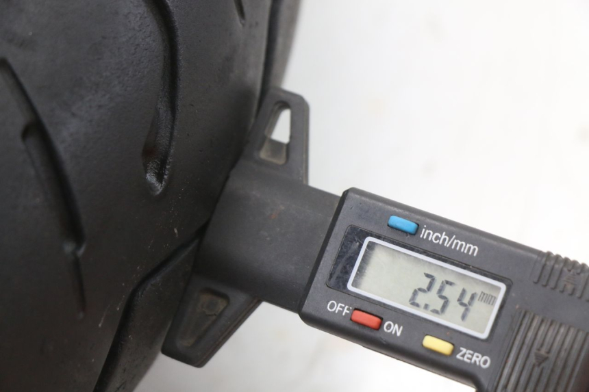 photo de LLANTA DELANTERA HONDA FES PANTHEON 2T 125 (1998 - 2002) - Zoom sobre los componentes