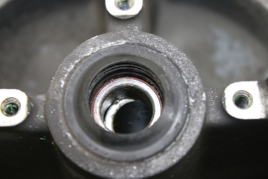 photo de LLANTA DELANTERA HONDA FES S-WING SWING ABS 125 (2007 - 2015) - Primer plano técnico