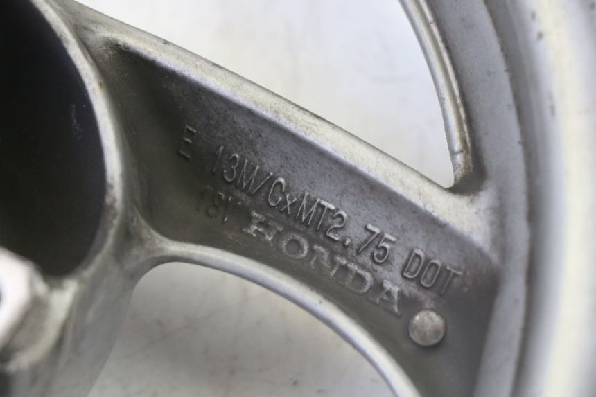 photo de LLANTA DELANTERA HONDA FES S-WING SWING ABS 125 (2007 - 2015) - Zoom sobre los componentes