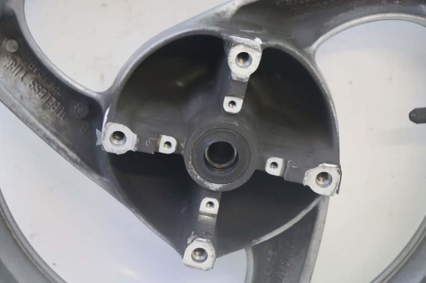 photo de LLANTA DELANTERA HONDA FES S-WING SWING ABS 125 (2007 - 2015) - Recambio usado revisado