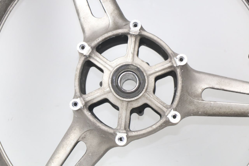 photo de LLANTA DELANTERA YAMAHA FJR ABS 1300 (2006 - 2012) - Características distintivas