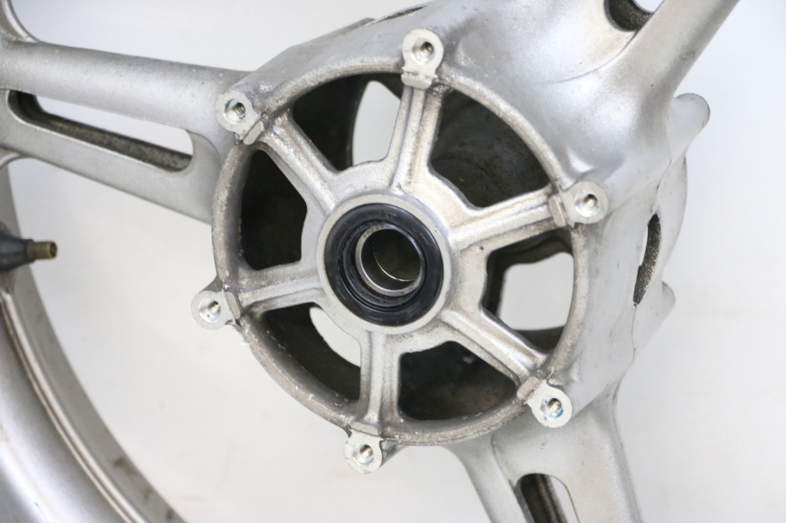 photo de LLANTA DELANTERA YAMAHA FJR ABS 1300 (2006 - 2012) - Enfoque en la estructura