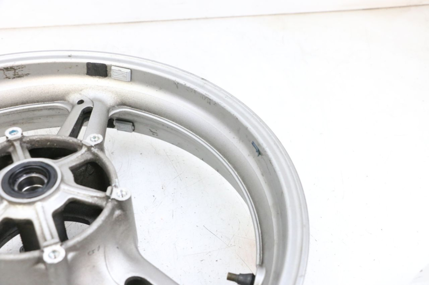 photo de LLANTA DELANTERA YAMAHA FJR ABS 1300 (2006 - 2012) - Primer plano técnico