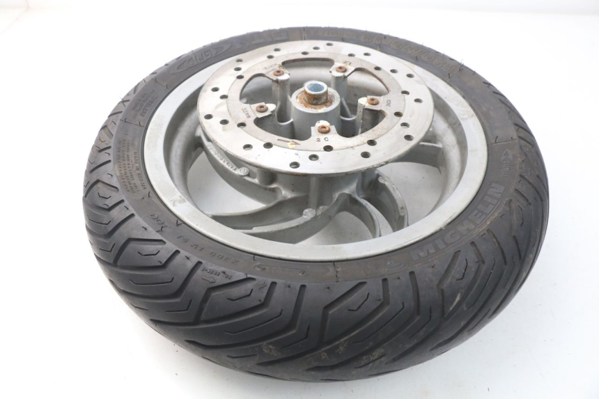 photo de LLANTA DELANTERA  PIAGGIO FLY IE 125 (2012 - 2017) - Primer plano técnico