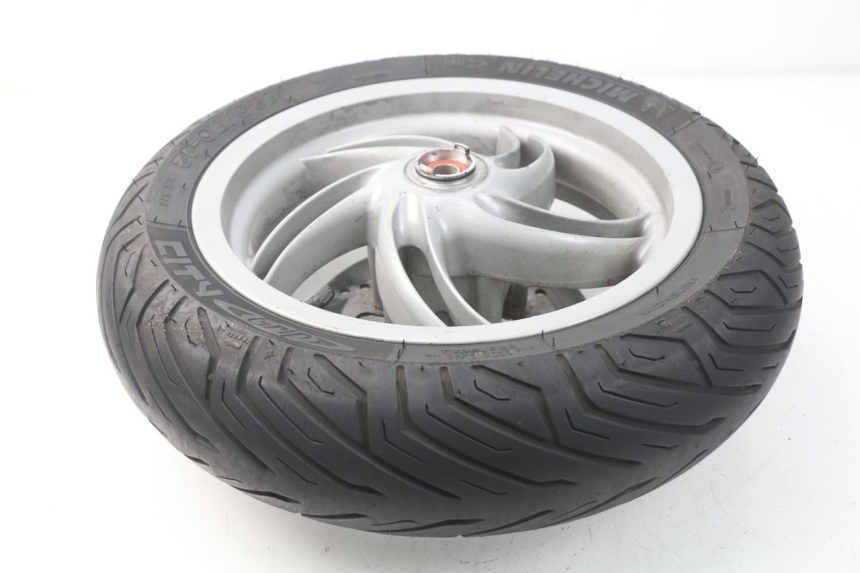 photo de LLANTA DELANTERA  PIAGGIO FLY IE 125 (2012 - 2017) - Detalles de los puntos de fijación