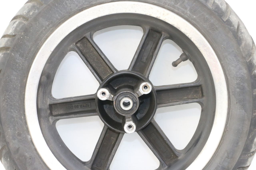 photo de LLANTA DELANTERA  GOES WIKI 125 (2010 - 2015) - Características distintivas