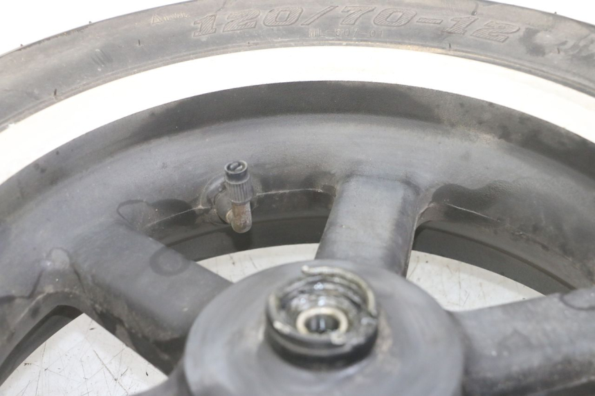 photo de LLANTA DELANTERA  GOES WIKI 125 (2010 - 2015) - Primer plano técnico