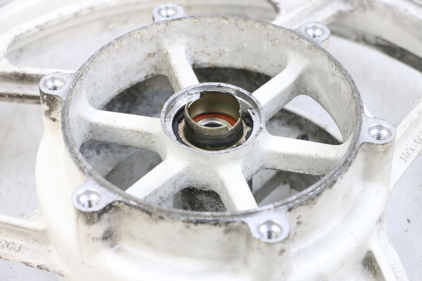 photo de LLANTA DELANTERA  KAWASAKI GPX R WARBIRD 600 (1988 - 1993) - Primer plano de alta resolución