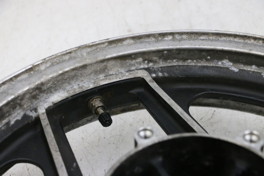 photo de LLANTA DELANTERA  KAWASAKI GPZ RX 1000 (1986 - 1988) - Primer plano técnico