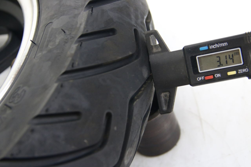 photo de LLANTA DELANTERA JM MOTORS GT LINE 4T 50 (2021 - 2023) - Zoom estado de uso