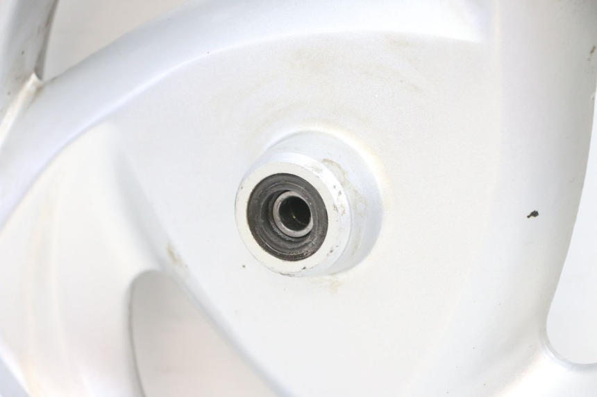 photo de LLANTA DELANTERA  SYM GTS EVO 125 (2009 - 2013) - Primer plano de alta resolución