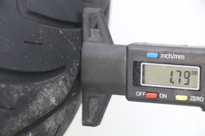 photo de LLANTA DELANTERA PEUGEOT KISBEE 2T 50 (2010 - 2017) - Detalle de la pieza