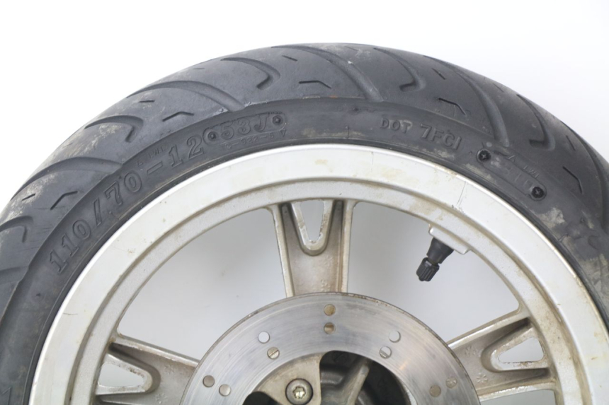 photo de LLANTA DELANTERA  PEUGEOT KISBEE 4T 50 (2010 - 2017) - Primer plano de alta resolución