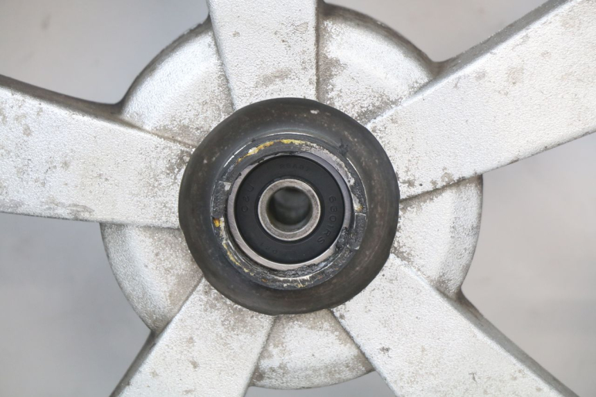 photo de LLANTA DELANTERA PEUGEOT KISBEE 4T 50 (2018 - 2022) - Otra perspectiva