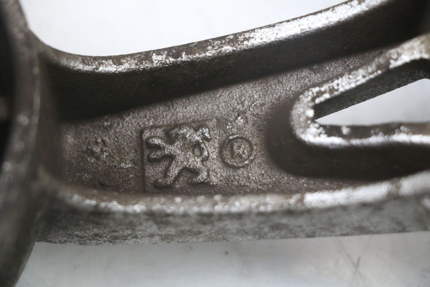 photo de LLANTA DELANTERA PEUGEOT KISBEE 4T 50 (2018 - 2022) - Marcados y referencias originales