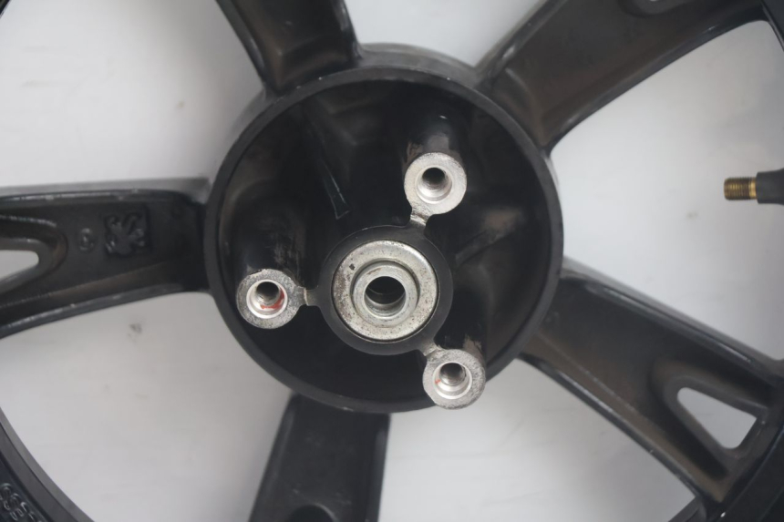 photo de LLANTA DELANTERA PEUGEOT KISBEE 4T 50 (2018 - 2022) - Zoom sobre los componentes