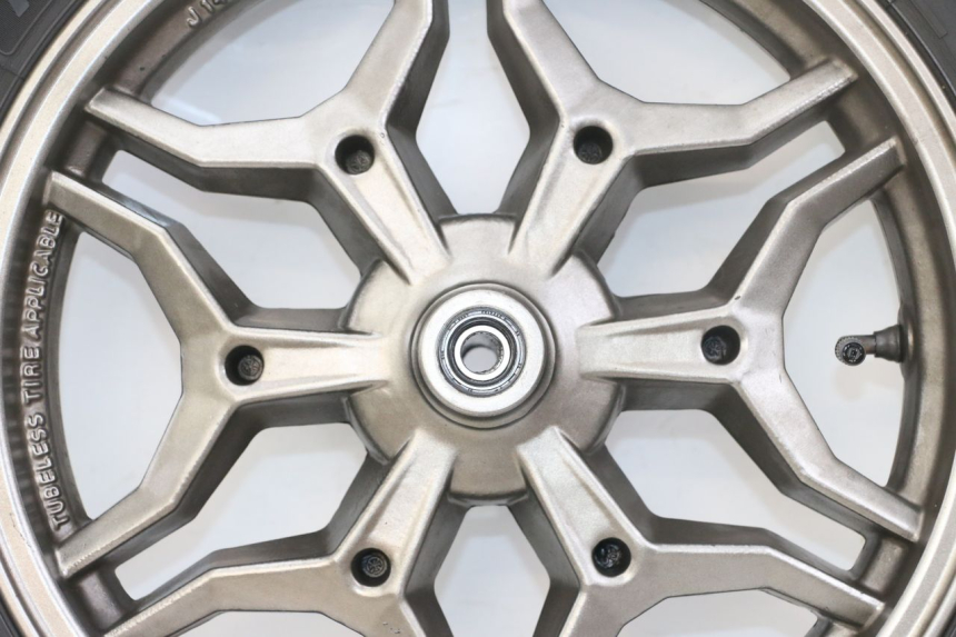 photo de LLANTA DELANTERA KYMCO X-TOWN XTOWN 125 (2016 - 2021) - Estado de la superficie y material