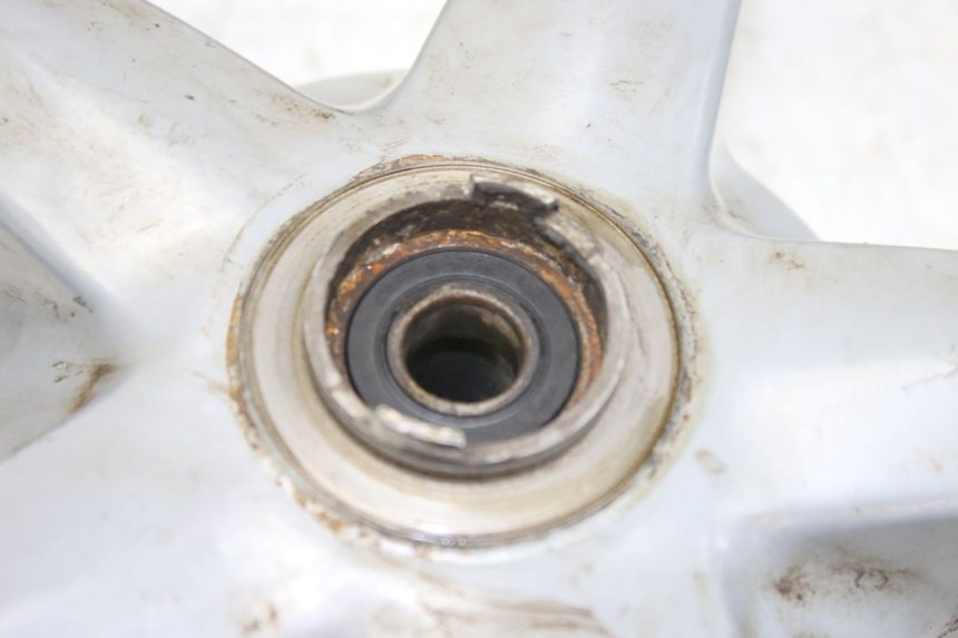 photo de RUEDA DELANTERA PIAGGIO LIBERTY 4T 50 (2004 - 2008) - Estado de la superficie y material