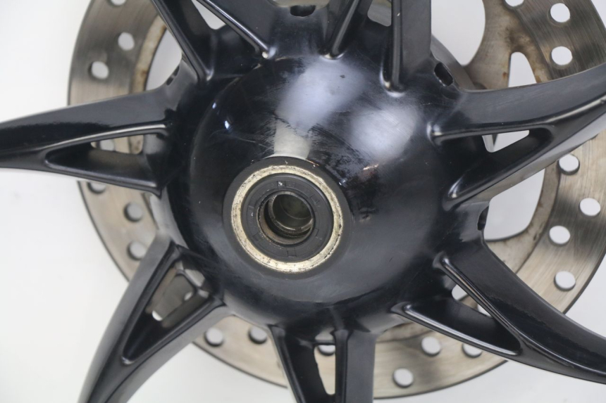 photo de LLANTA DELANTERA PIAGGIO LIBERTY IGET 4T 50 (2015 - 2020) - Características distintivas