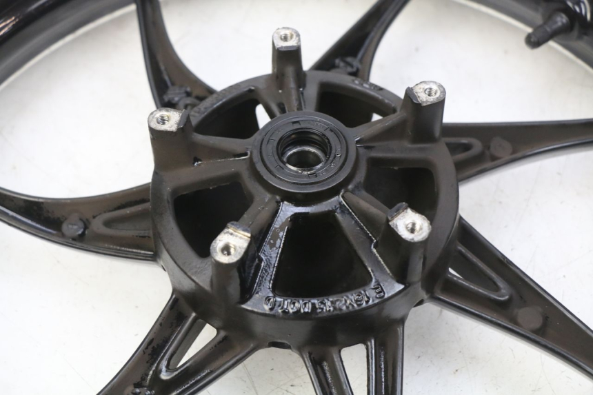 photo de LLANTA DELANTERA PIAGGIO LIBERTY IGET S 125 (2016 - 2020) - Características distintivas