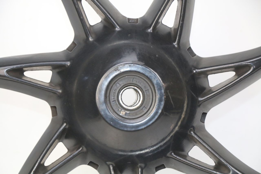 photo de LLANTA DELANTERA PIAGGIO LIBERTY IGET S 125 (2016 - 2020) - Primer plano técnico