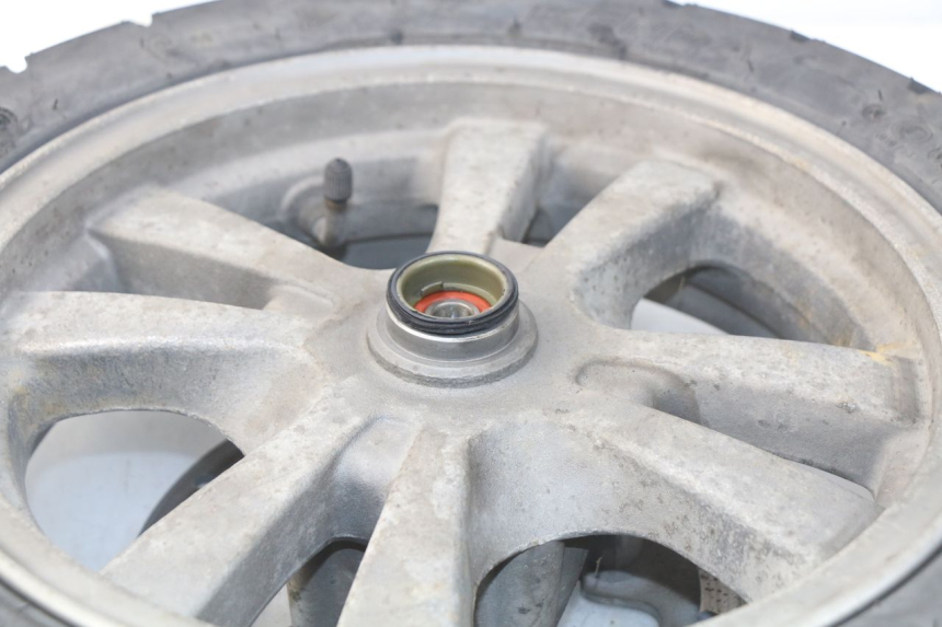 photo de LLANTA DELANTERA  KYMCO LIKE 4T 50 (2009 - 2018) - Primer plano técnico