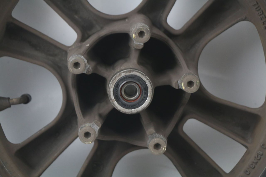 photo de LLANTA DELANTERA KYMCO LIKE 125 (2009 - 2016) - Detalles de los puntos de fijación