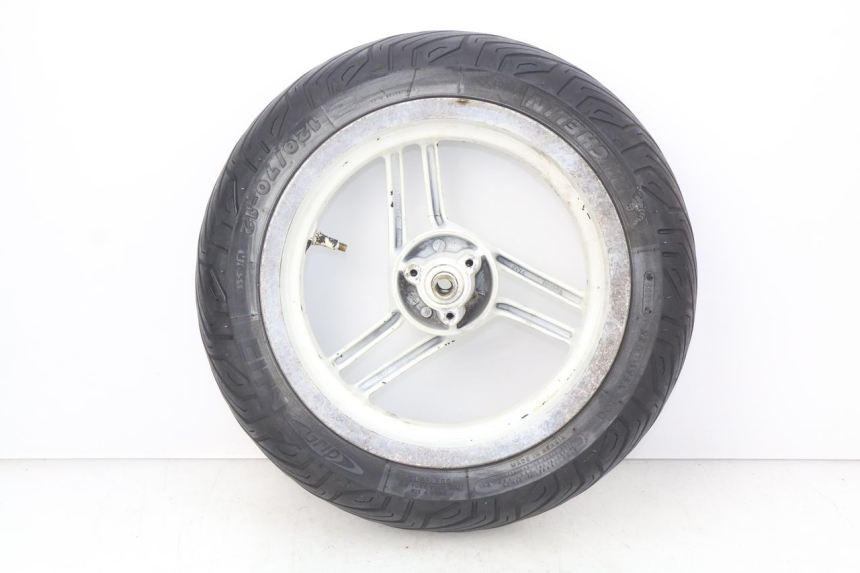 photo de LLANTA DELANTERA PEUGEOT LUDIX 50 (2008 - 2017) - Primer plano técnico