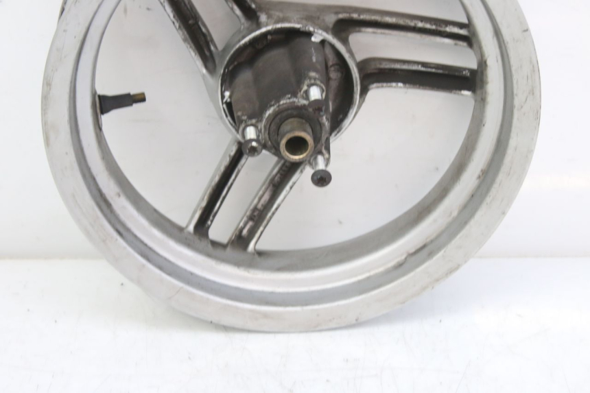 photo de LLANTA DELANTERA PEUGEOT LUDIX 50 (2008 - 2017) - Primer plano técnico