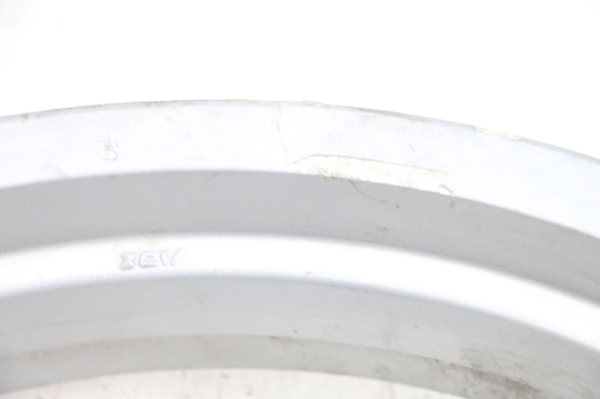 photo de LLANTA DELANTERA PEUGEOT LUDIX 50 (2008 - 2017) - Primer plano técnico