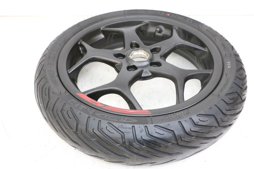 photo de LLANTA DELANTERA  PIAGGIO MP3 HPE 350 (2018 - 2020) - Primer plano técnico