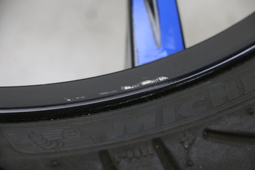 photo de LLANTA DELANTERA  PIAGGIO MP3 HPE 310 (2024 - 2025) - Detalle de la pieza