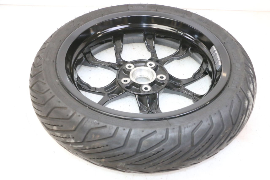 photo de LLANTA DELANTERA  PIAGGIO MP3 HPE 310 (2024 - 2025) - Detalles de los puntos de fijación