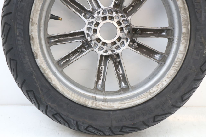 photo de LLANTA DELANTERA PIAGGIO MP3 LT 400 (2007 - 2012) - Detalles de los puntos de fijación