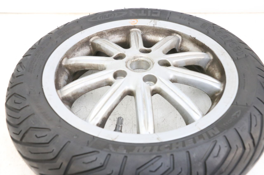 photo de LLANTA DELANTERA PIAGGIO MP3 LT 400 (2007 - 2012) - Detalles de los puntos de fijación