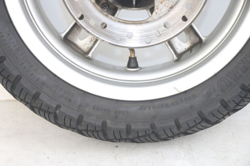 photo de LLANTA DELANTERA YAMAHA NEOS NEO'S 4T 50 (2008 - 2016) - Primer plano de alta resolución