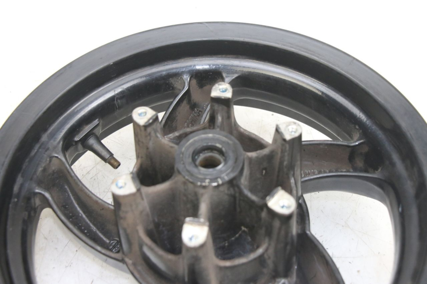 photo de LLANTA DELANTERA PIAGGIO NEW TYPHOON 50 (2018 - 2021) - Características distintivas