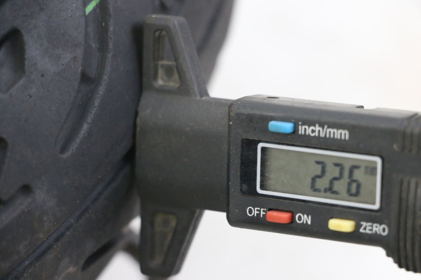 photo de LLANTA DELANTERA SYM ORBIT III 3 4T 50 (2018 - 2021) - Primer plano de alta resolución