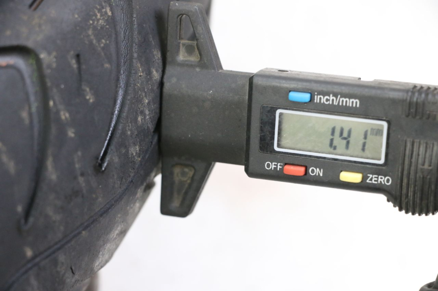 photo de LLANTA DELANTERA PEUGEOT KISBEE 2T 50 (2010 - 2017) - Detalle de la pieza