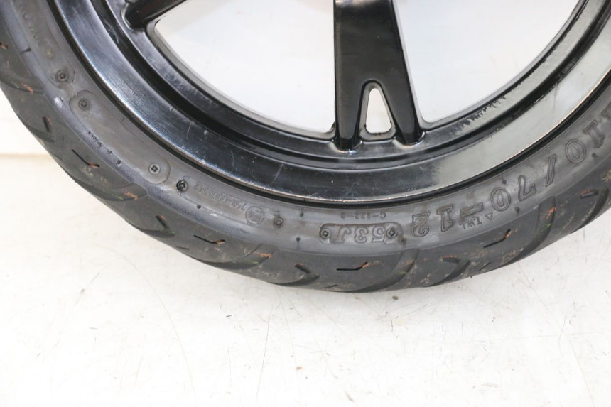 photo de LLANTA DELANTERA PEUGEOT KISBEE 2T 50 (2010 - 2017) - Detalles de los puntos de fijación